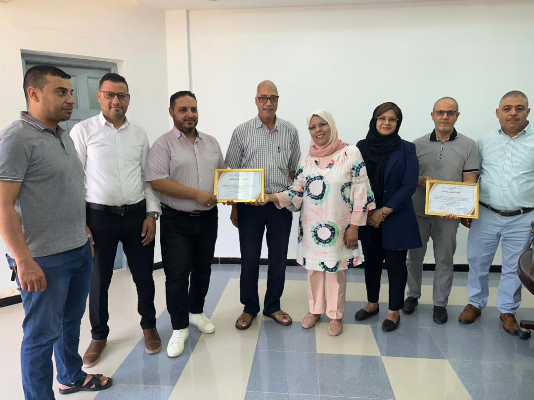 جلسة تكريم لكل المؤسسات التي استقبلت طلبة السنة الثانية ماستر