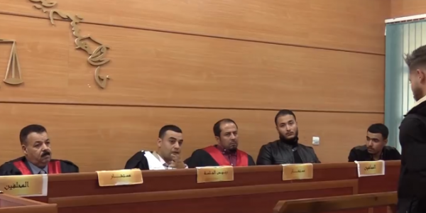 طلبة الحقوق يشاركون في محاكمة تجريبية بجامعة بسكرة