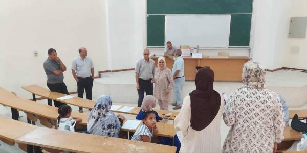  عملية تسليم الشهادات لفائدة الطلبة 